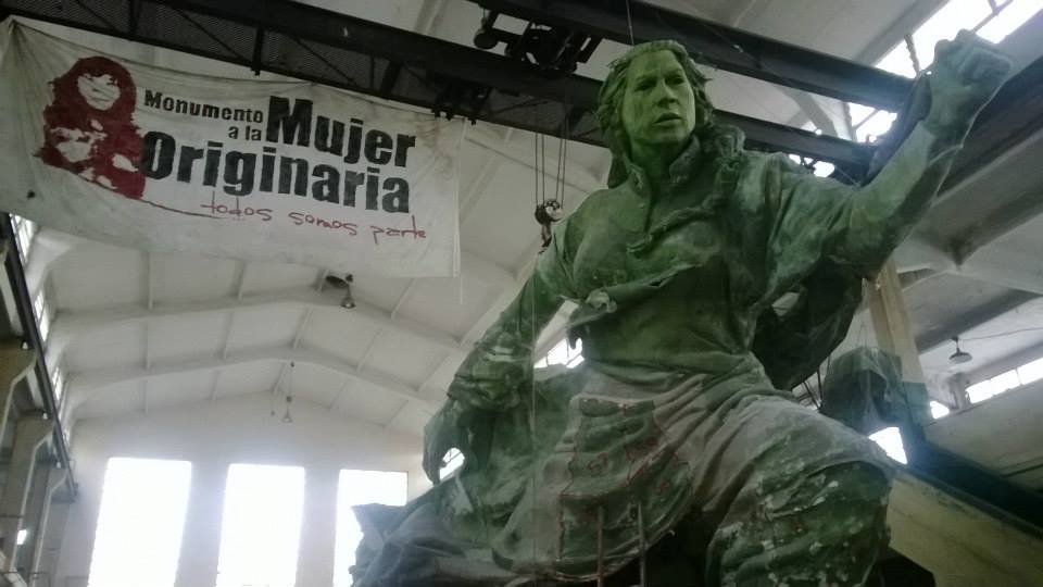 Figura 9: MMO en el predio de la ex ESMA. Andrés Zerneri (2009-2018) Fuente: Facebook, Monumento Mujer Originaria (oficial)